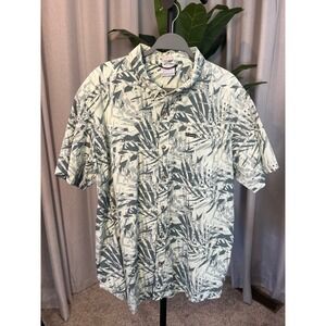 Columbia Mens XL Regular Fit Short Sleeve Button Down Abstract Palm Leaf Shirt